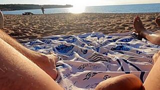 Grosse Envie De Baiser A Plage Publique Nue Il Me Fait Mouiller Mais Trop De Gens Autour De Nous