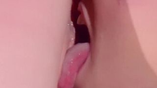 Lezzie Close Up White Snatch