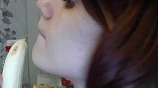 Seductive babe demonstrating her amazing blowing s***s