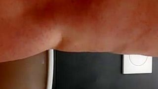 My Giant Behind Takes 15cm Dildo For The First Time