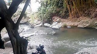 Yulieth Gomez All Horny In The River Masturbate And Blows Me Rich Yulieth Gomez 在河里自慰和吸我的所有角质 Yuli