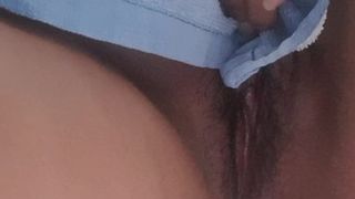 Tocando vagina y culo mojadito