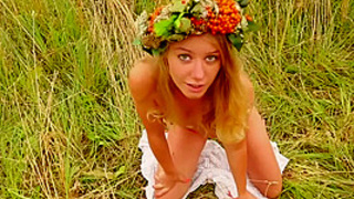 Ella Flower Power In The Grass