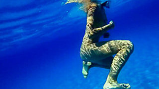 A Russian Skank With A Beautiful Body Swim With Gold Teachers