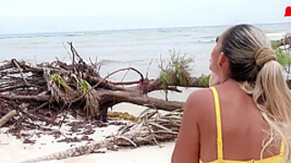 Encuentro Casual En La Playa - Mundo X