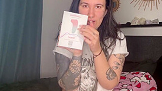 Fury Teste Un Nouveau Sextoy