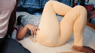 Expatriate's new ex-wife has sex with the servant.