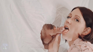 Horny UK wifey swallows an unknown wang at a amateurs gloryhole