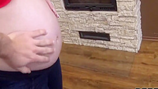 El Ayuda A Una Madre Solitaria A Pagar Todas Las Cosas Necesarias 9 Min - Sexo Duro And Jessica Red