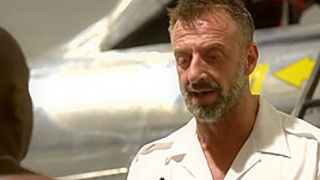 Luciolle stimulates his libido a little more... - Jacquie et Michel TV