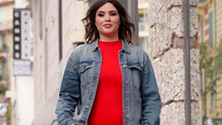 Red Lily is definitely addicted to sex... - Jacquie et Michel TV