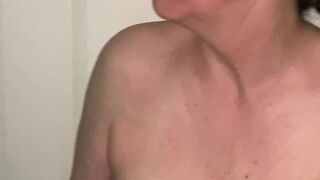 Schlagen der AO-Ehehure und Ehefrau vom User