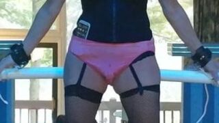 Iceing the wife's pussy