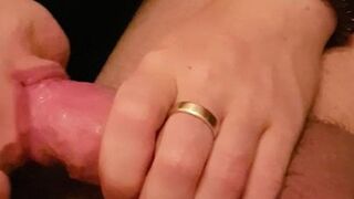 Stefanie lutscht ein Schwanz