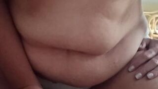 Saggy wifey gives me a hand-job