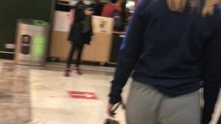 Jiggling bubble cheeks Eatin up vpl sweats