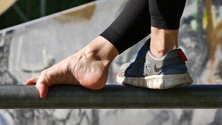 Feet 057 - Bareback Sole Rubbing And Grabbing That Iron Bar