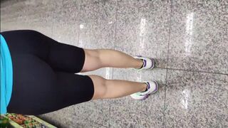 Charming Ex-Wife Large booty Candid Legging gostosa