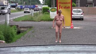 nude shopping Dutch nudist